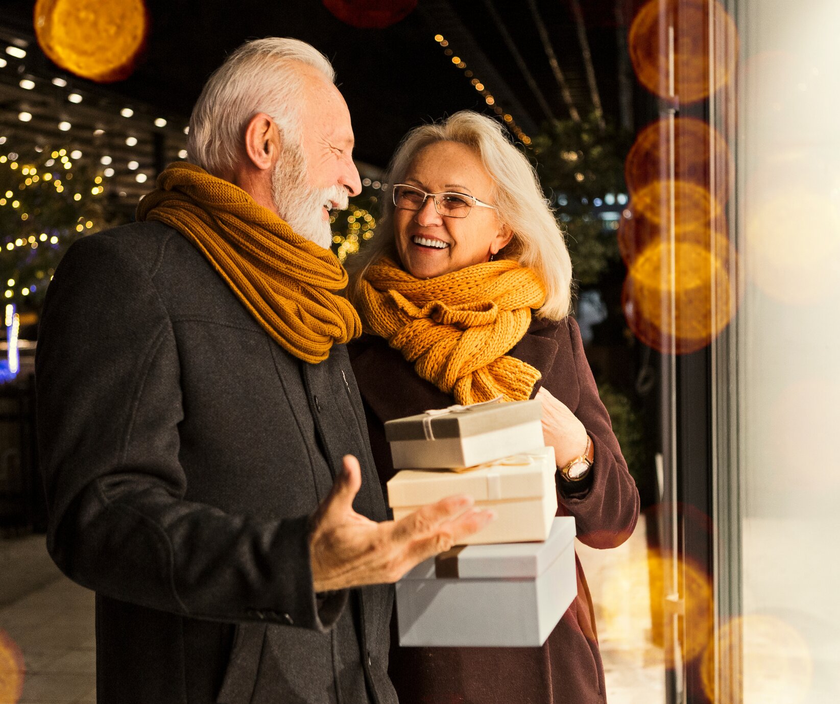 Dating Sites for Older People: A Friendly Guide by Daisy Mae